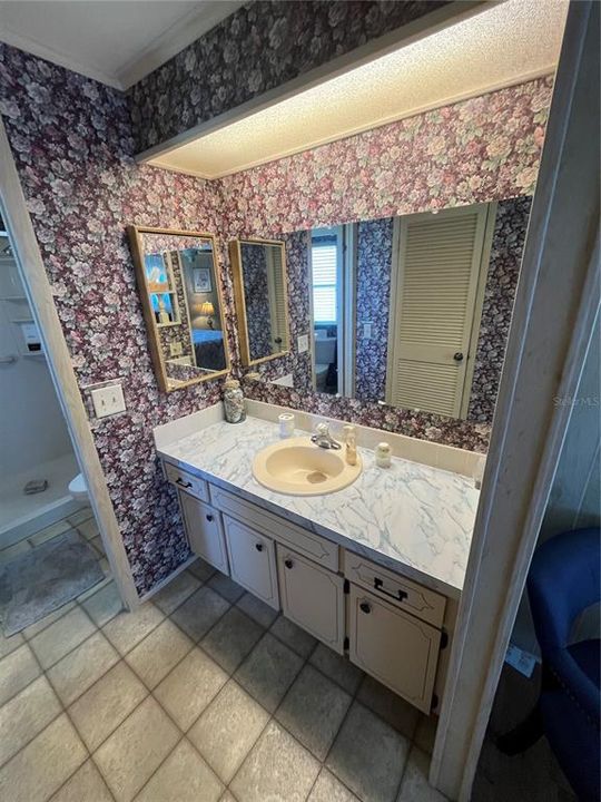 Activo con contrato: $135,000 (2 camas, 2 baños, 1128 Pies cuadrados)