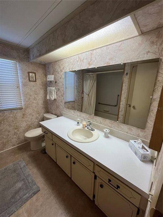 Activo con contrato: $135,000 (2 camas, 2 baños, 1128 Pies cuadrados)