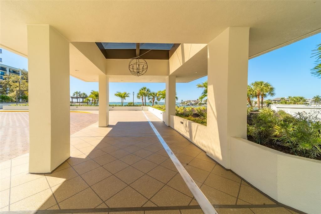 For Sale: $774,900 (2 beds, 2 baths, 1844 Square Feet)