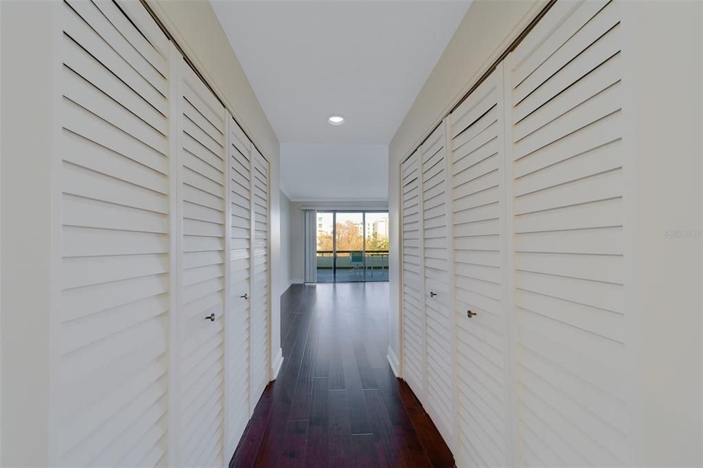 For Sale: $774,900 (2 beds, 2 baths, 1844 Square Feet)