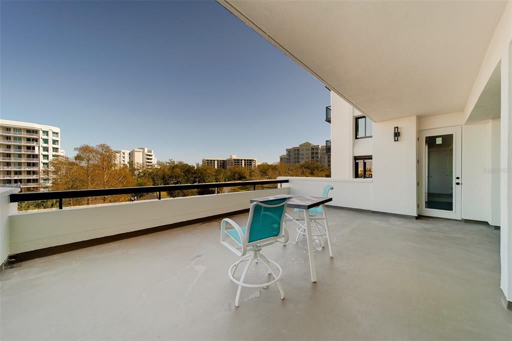 For Sale: $774,900 (2 beds, 2 baths, 1844 Square Feet)