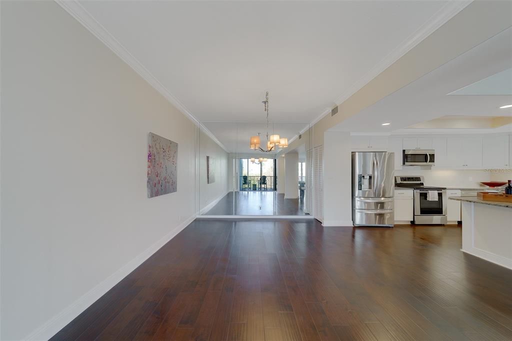 For Sale: $774,900 (2 beds, 2 baths, 1844 Square Feet)