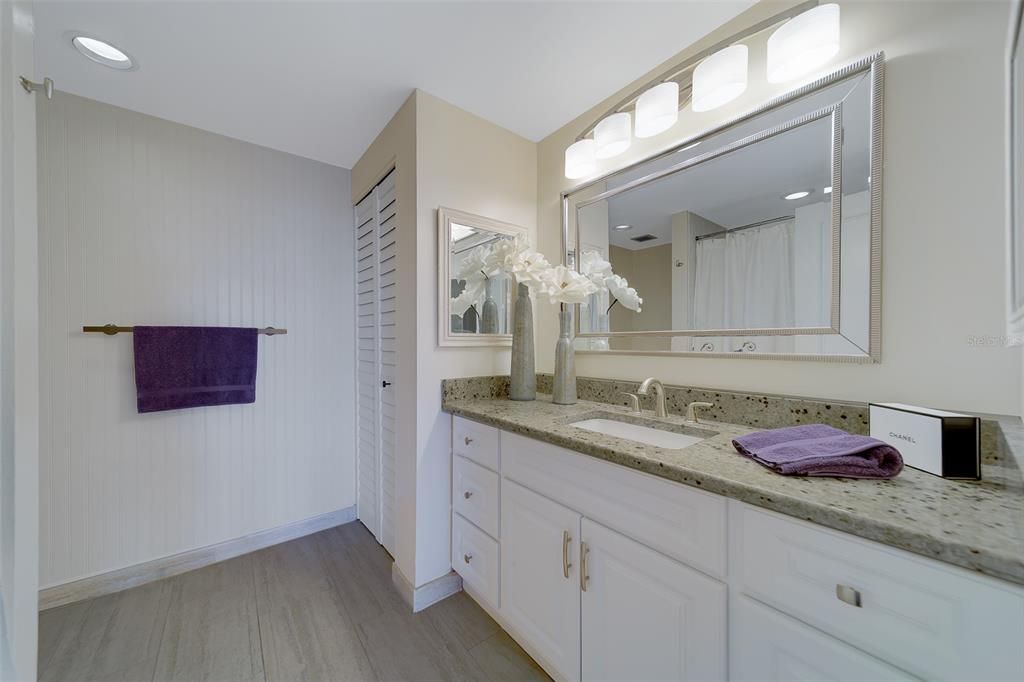 For Sale: $774,900 (2 beds, 2 baths, 1844 Square Feet)