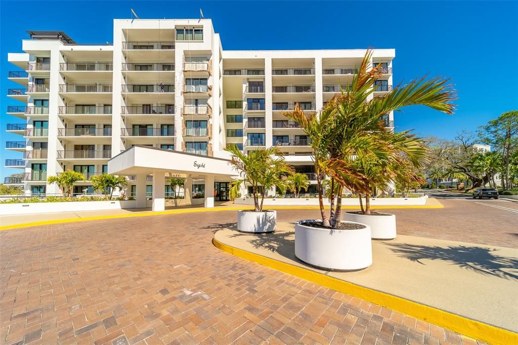 For Sale: $774,900 (2 beds, 2 baths, 1844 Square Feet)
