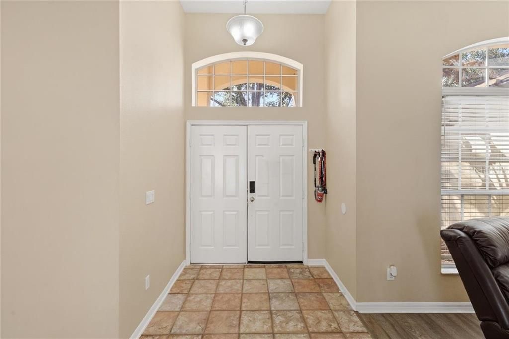 En Venta: $639,900 (4 camas, 3 baños, 2252 Pies cuadrados)