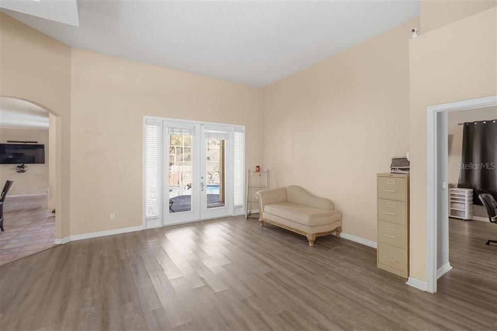 En Venta: $639,900 (4 camas, 3 baños, 2252 Pies cuadrados)