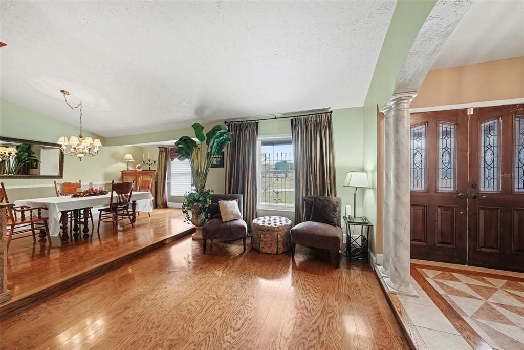 Activo con contrato: $630,000 (3 camas, 3 baños, 2627 Pies cuadrados)