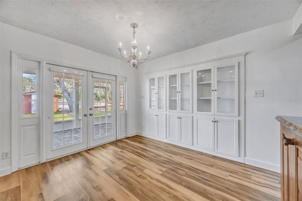 Activo con contrato: $665,000 (3 camas, 3 baños, 2017 Pies cuadrados)