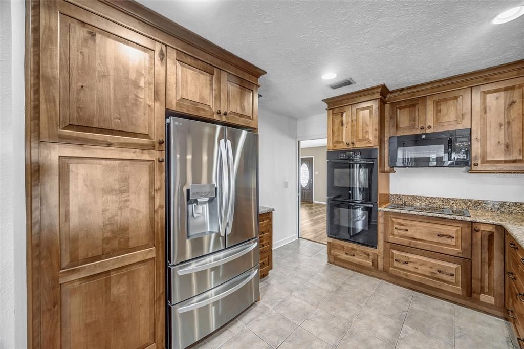 Activo con contrato: $665,000 (3 camas, 3 baños, 2017 Pies cuadrados)