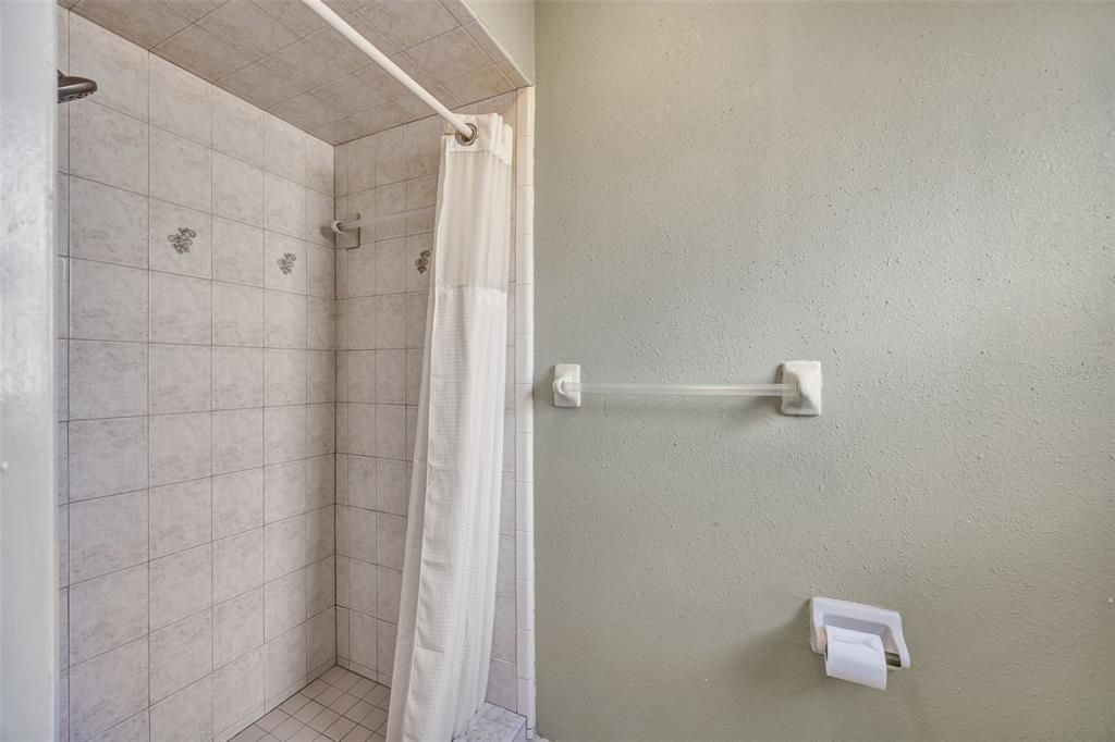 Activo con contrato: $665,000 (3 camas, 3 baños, 2017 Pies cuadrados)