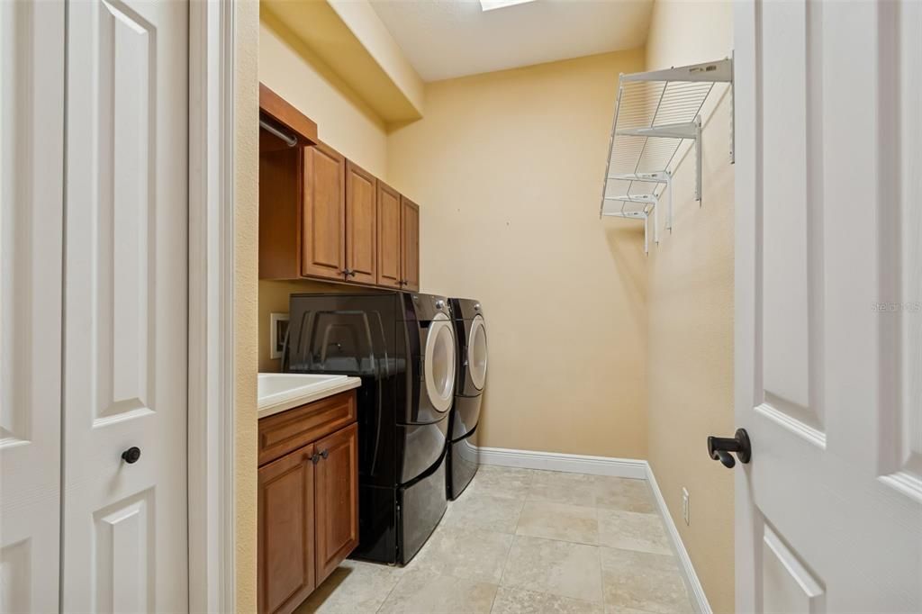 Active With Contract: $1,200,000 (5 beds, 3 baths, 3733 Square Feet)