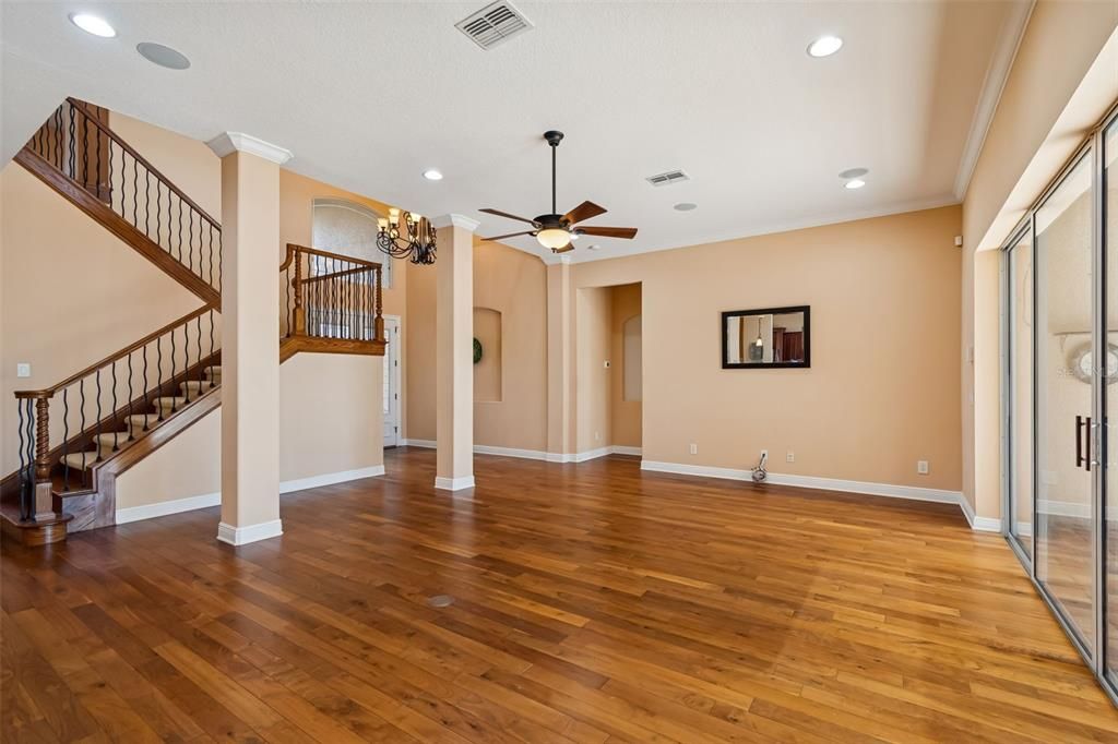Active With Contract: $1,200,000 (5 beds, 3 baths, 3733 Square Feet)