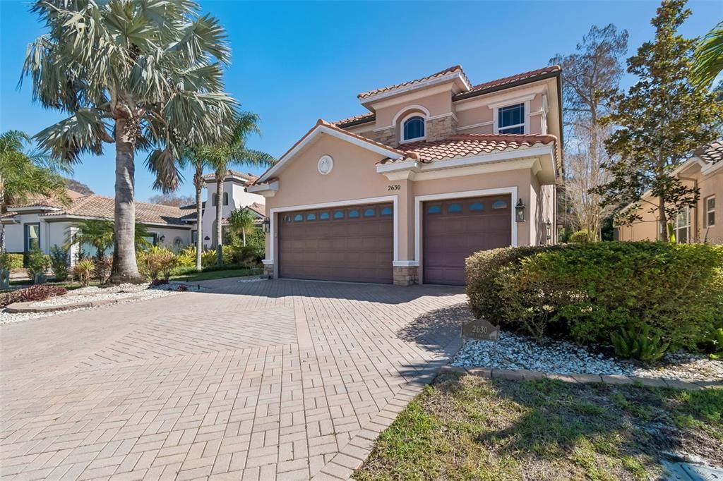 Active With Contract: $1,200,000 (5 beds, 3 baths, 3733 Square Feet)