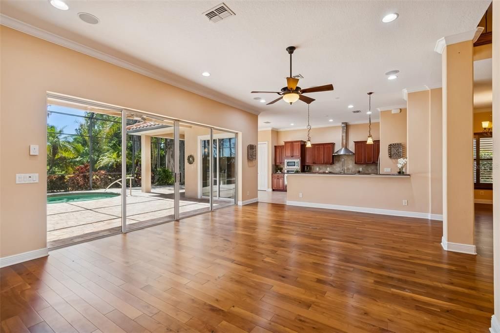 Active With Contract: $1,200,000 (5 beds, 3 baths, 3733 Square Feet)