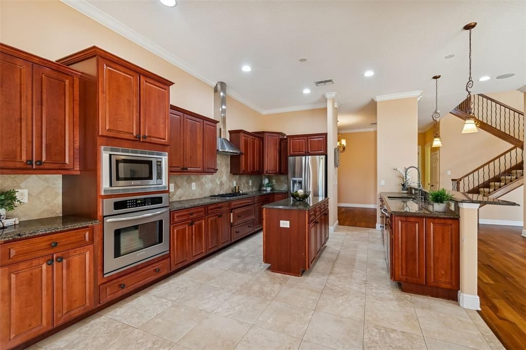 Active With Contract: $1,200,000 (5 beds, 3 baths, 3733 Square Feet)