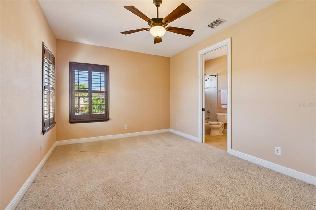 Active With Contract: $1,200,000 (5 beds, 3 baths, 3733 Square Feet)