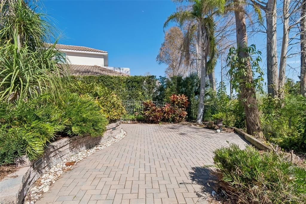 Active With Contract: $1,200,000 (5 beds, 3 baths, 3733 Square Feet)