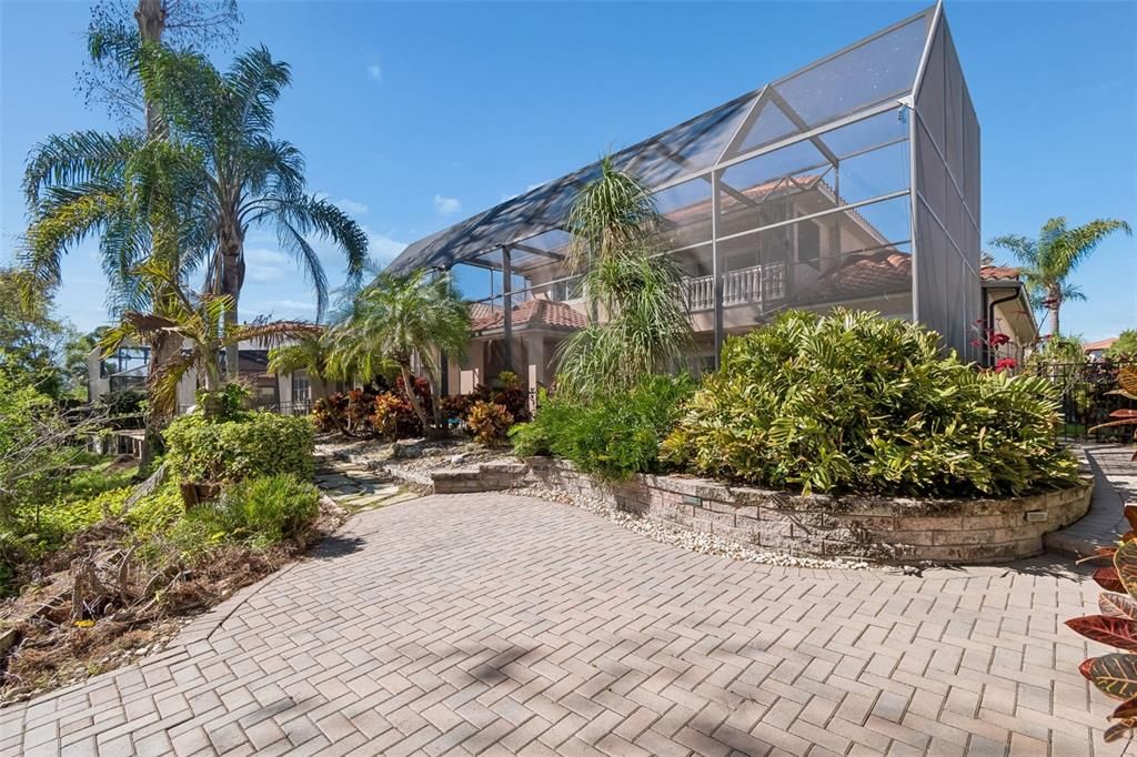 Active With Contract: $1,200,000 (5 beds, 3 baths, 3733 Square Feet)
