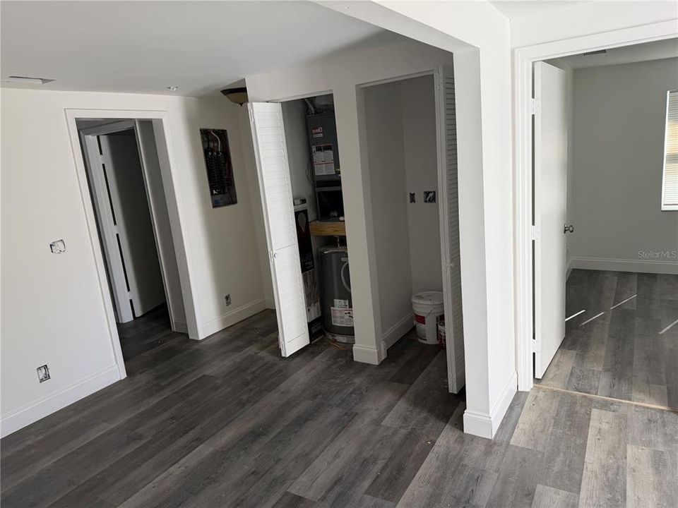 For Rent: $1,099 (2 beds, 1 baths, 783 Square Feet)
