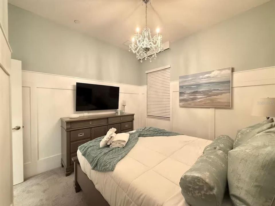 For Sale: $895,000 (5 beds, 5 baths, 1918 Square Feet)