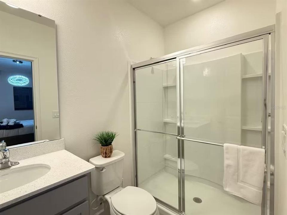 For Sale: $895,000 (5 beds, 5 baths, 1918 Square Feet)