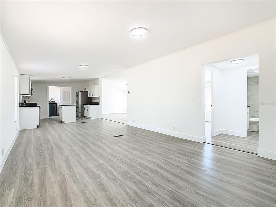 En Venta: $329,990 (4 camas, 2 baños, 1836 Pies cuadrados)