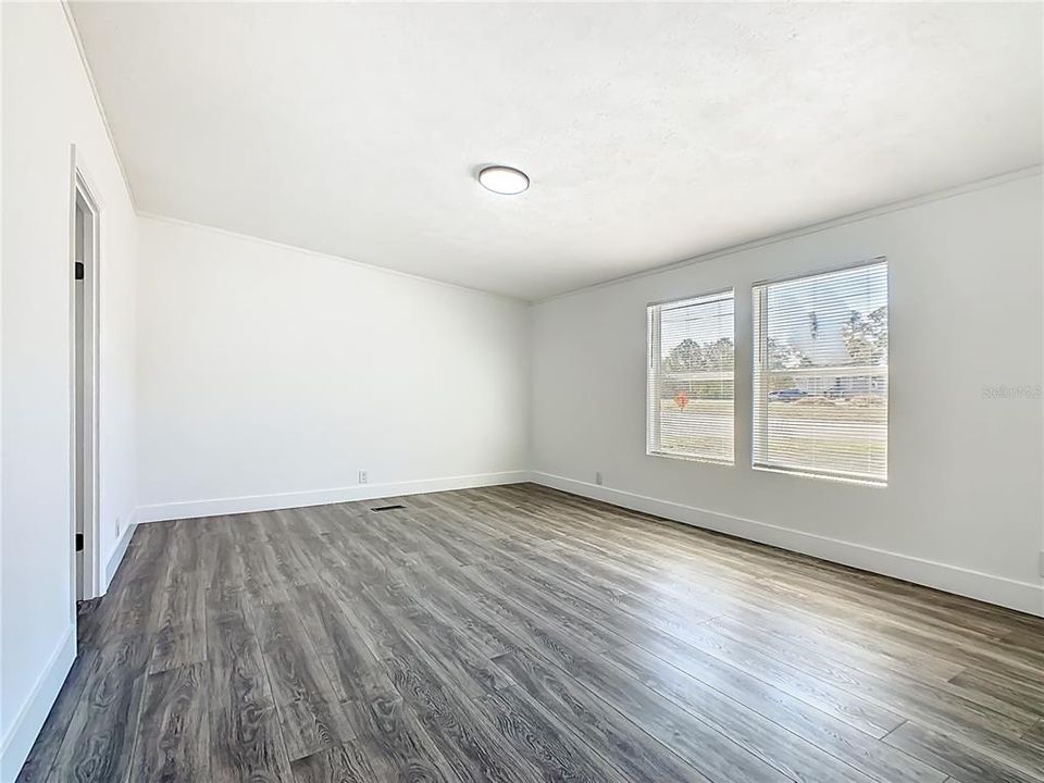 En Venta: $329,990 (4 camas, 2 baños, 1836 Pies cuadrados)