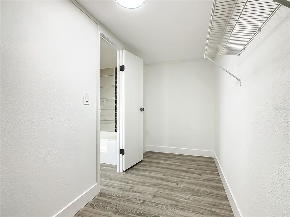En Venta: $329,990 (4 camas, 2 baños, 1836 Pies cuadrados)