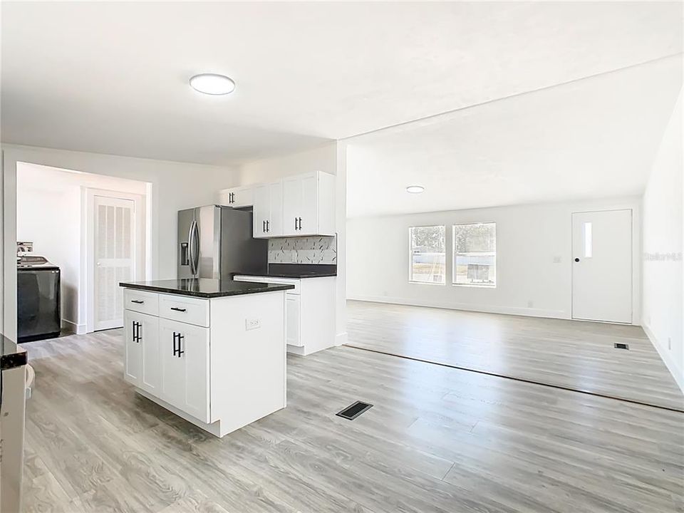 En Venta: $329,990 (4 camas, 2 baños, 1836 Pies cuadrados)