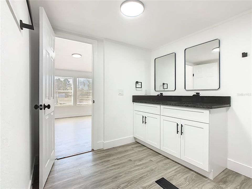 En Venta: $329,990 (4 camas, 2 baños, 1836 Pies cuadrados)