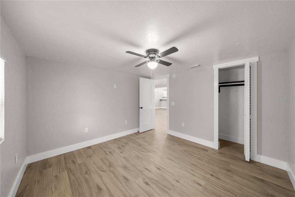 Active With Contract: $220,000 (3 beds, 2 baths, 1248 Square Feet)