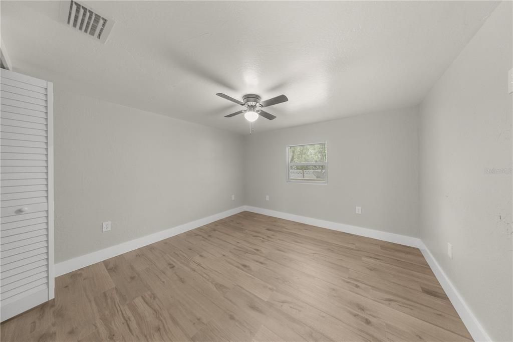 Active With Contract: $220,000 (3 beds, 2 baths, 1248 Square Feet)