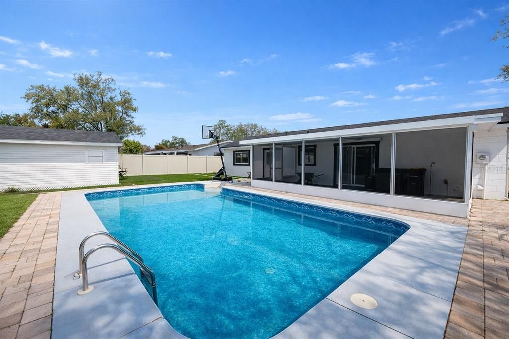 Active With Contract: $305,000 (3 beds, 2 baths, 1040 Square Feet)