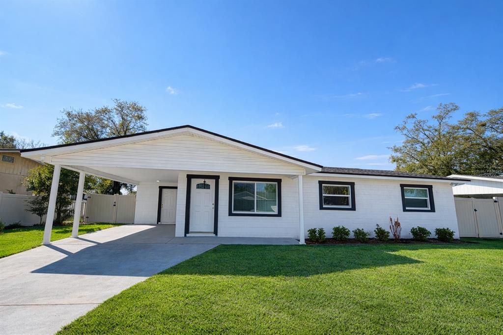 Active With Contract: $305,000 (3 beds, 2 baths, 1040 Square Feet)