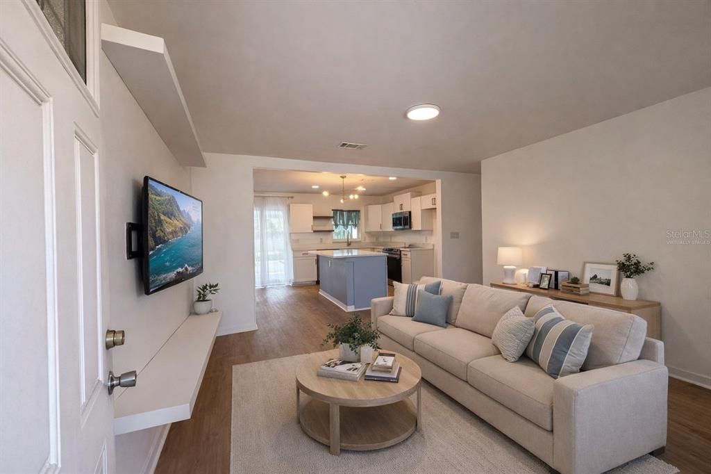Active With Contract: $305,000 (3 beds, 2 baths, 1040 Square Feet)
