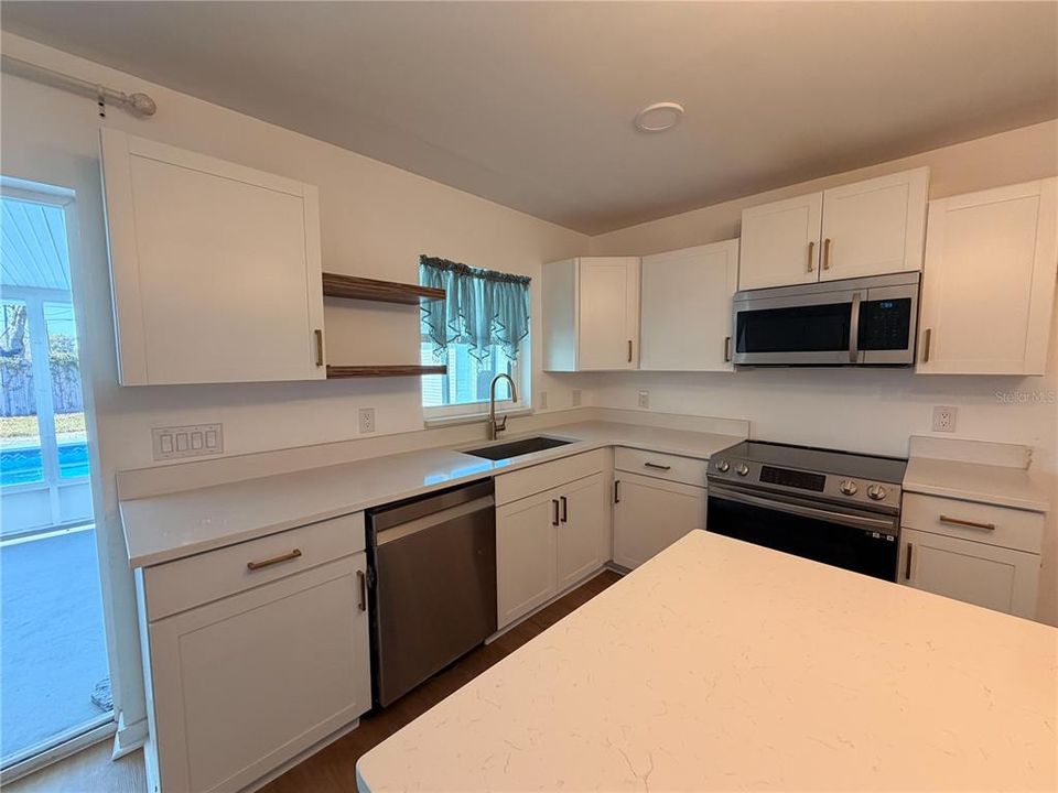 Active With Contract: $305,000 (3 beds, 2 baths, 1040 Square Feet)