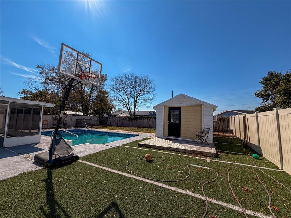 Active With Contract: $305,000 (3 beds, 2 baths, 1040 Square Feet)