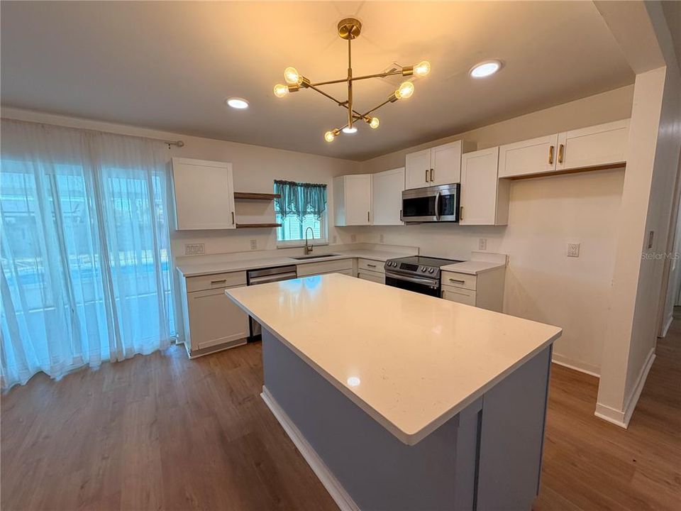 Active With Contract: $305,000 (3 beds, 2 baths, 1040 Square Feet)