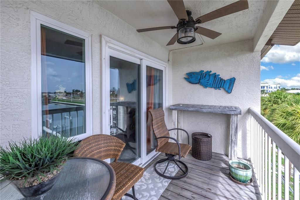 For Sale: $939,000 (3 beds, 3 baths, 2127 Square Feet)
