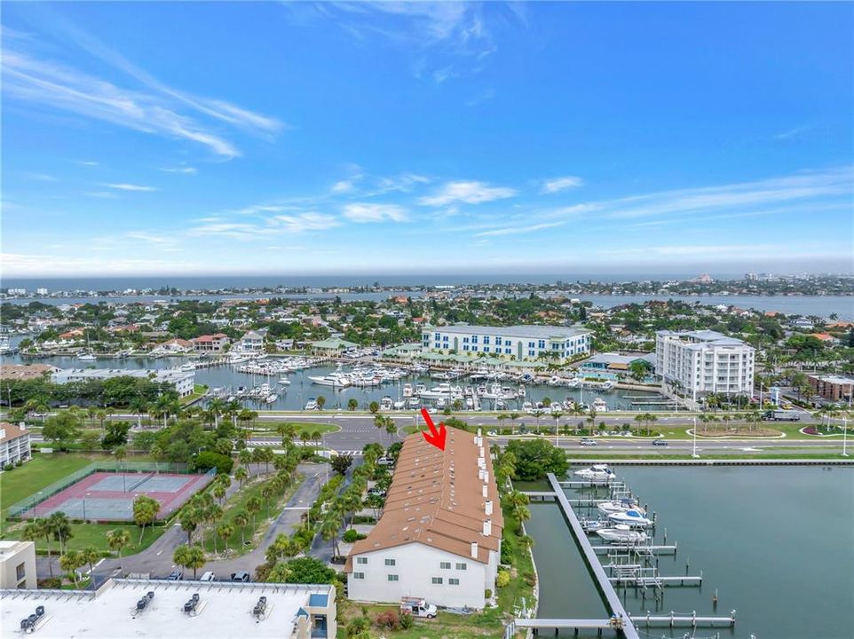 For Sale: $939,000 (3 beds, 3 baths, 2127 Square Feet)
