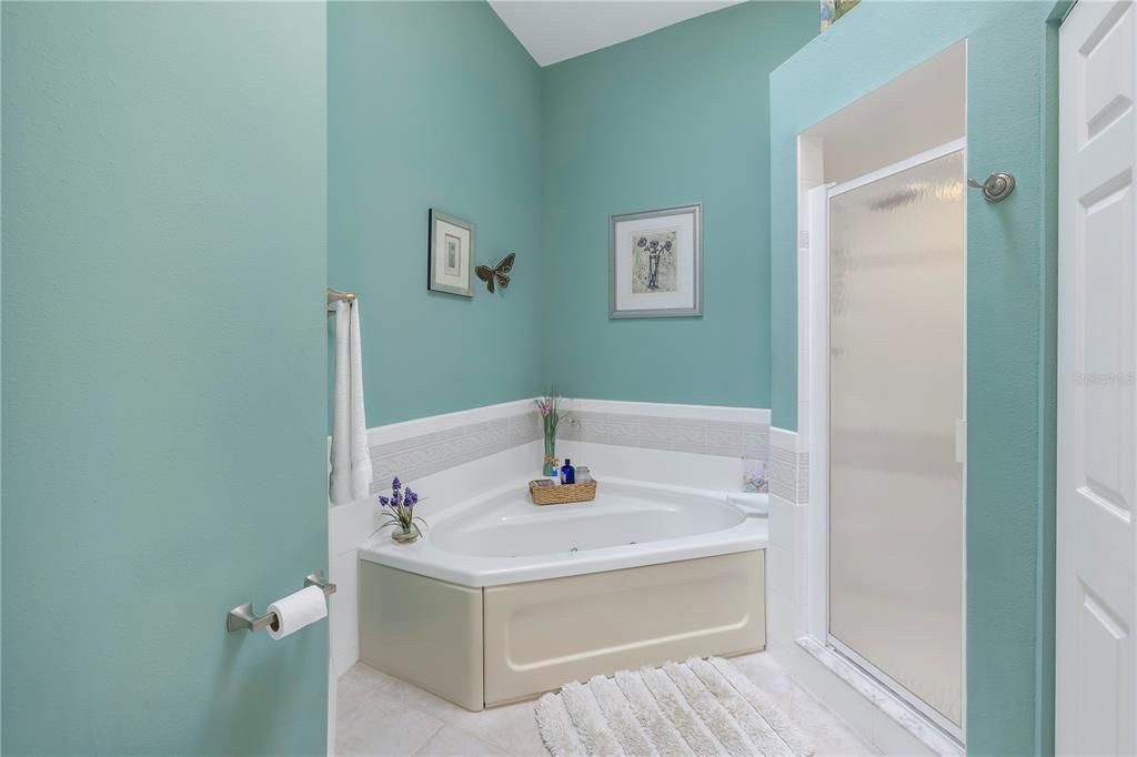 For Sale: $939,000 (3 beds, 3 baths, 2127 Square Feet)