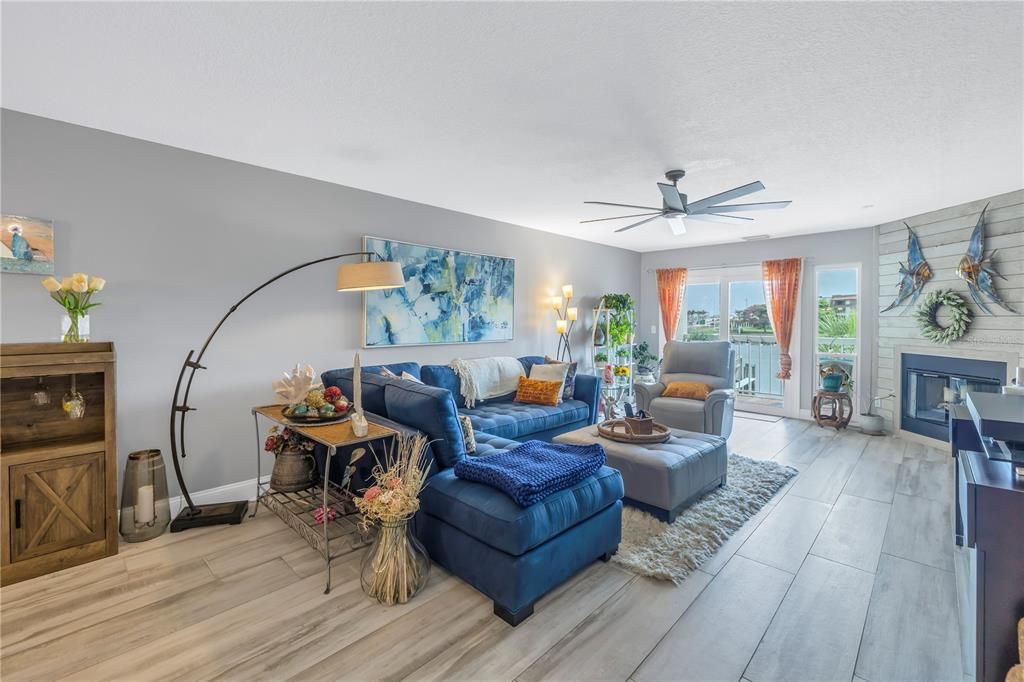 For Sale: $939,000 (3 beds, 3 baths, 2127 Square Feet)