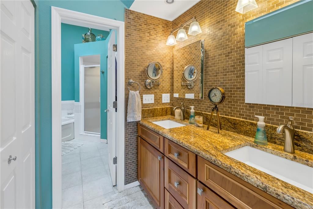 For Sale: $939,000 (3 beds, 3 baths, 2127 Square Feet)