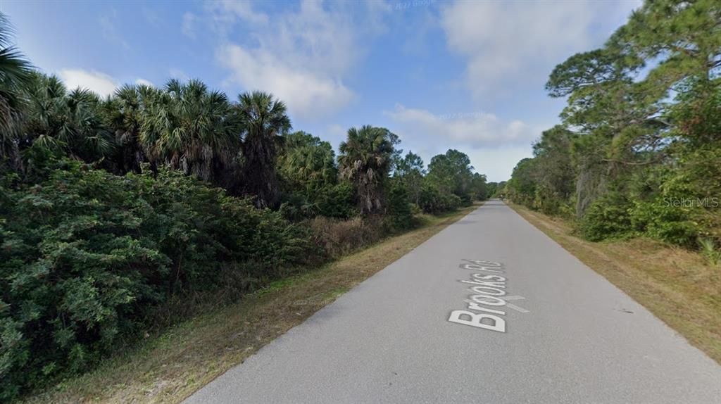 На продажу: $17,000 (0.18 acres)