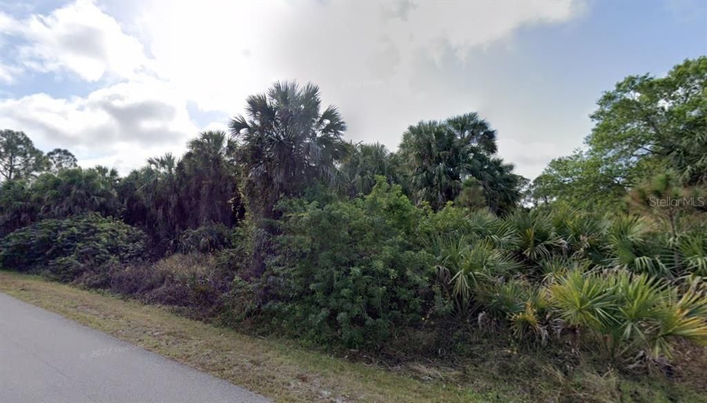 На продажу: $17,000 (0.18 acres)