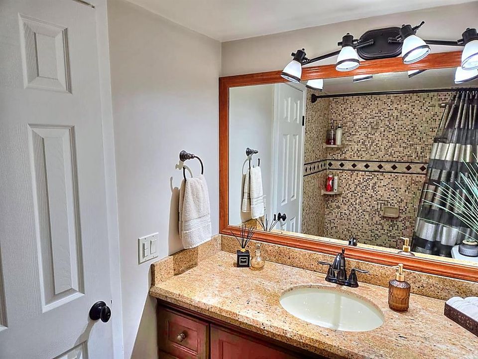 For Sale: $305,000 (2 beds, 2 baths, 1150 Square Feet)