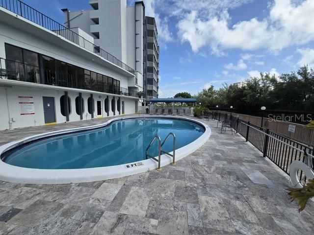 For Sale: $305,000 (2 beds, 2 baths, 1150 Square Feet)
