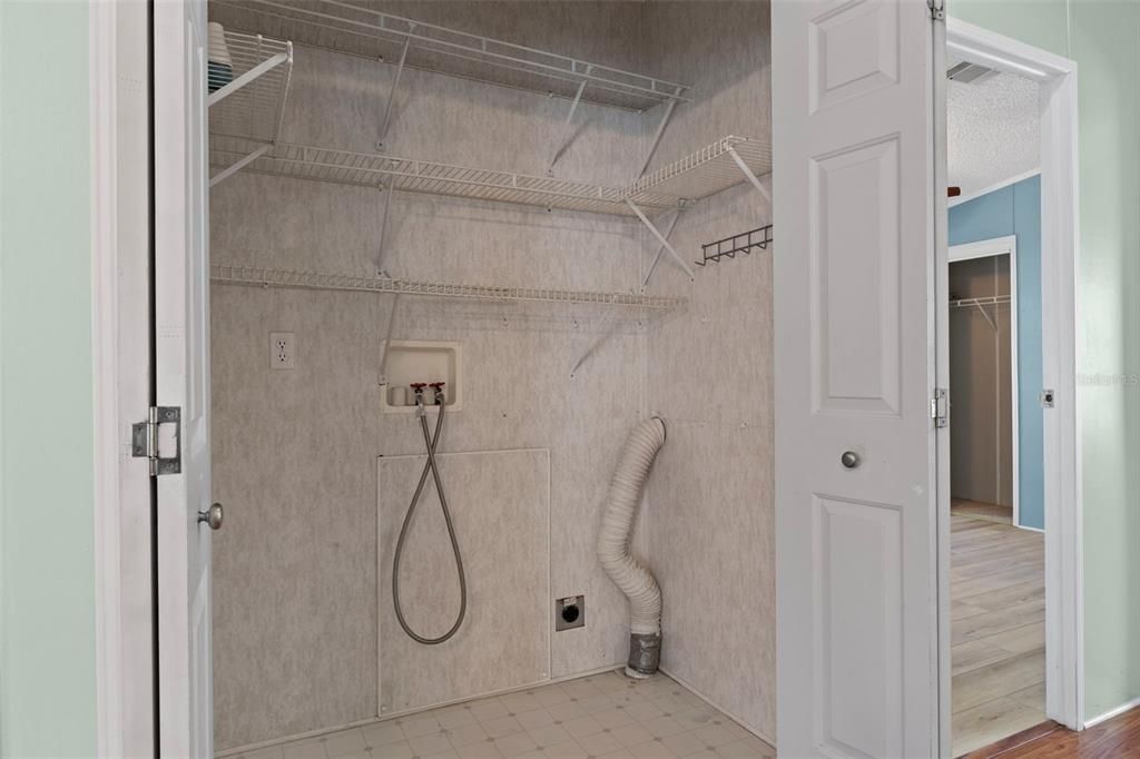 На продажу: $149,900 (2 спален, 2 ванн, 874 Квадратных фут)