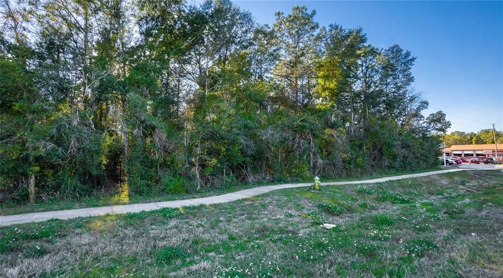 En Venta: $190,000 (0.39 acres)