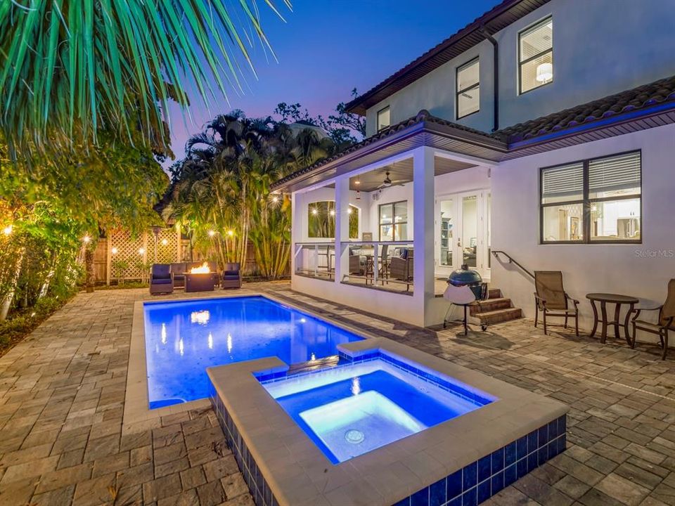 Activo con contrato: $2,595,000 (5 camas, 4 baños, 4308 Pies cuadrados)